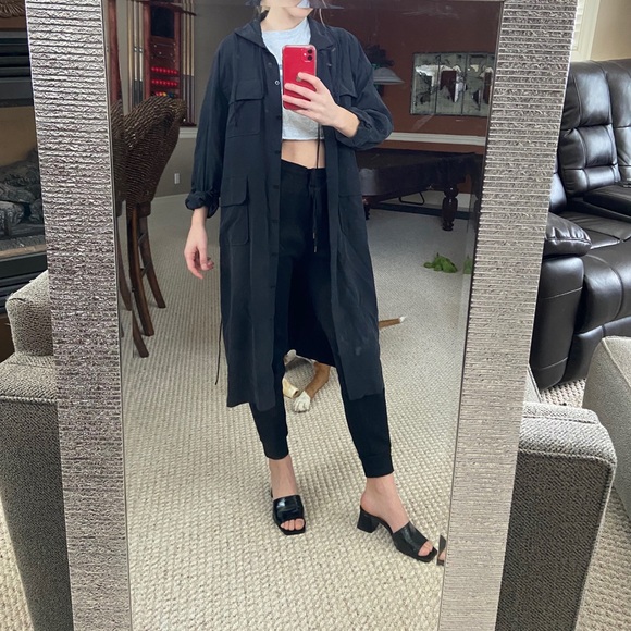 ARITZIA CARDIGAN - Picture 3 of 3